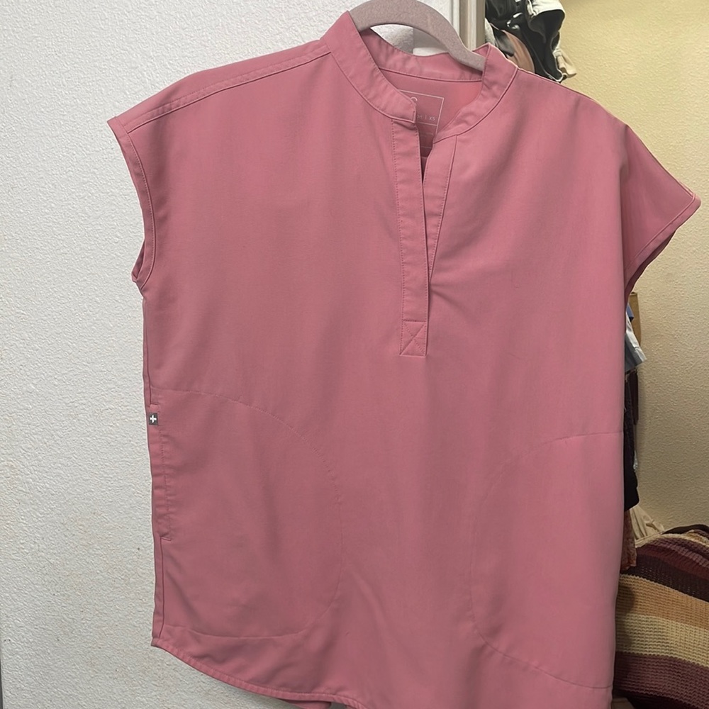 Rafaela-oversized XS top, Zamora medium joggers. Selling pair